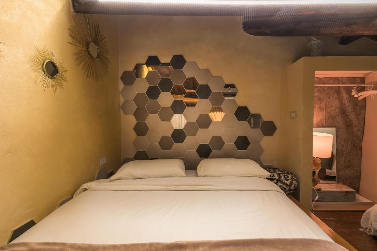 Opera Suites - Le Mille E Una Notte Calcata Exterior photo
